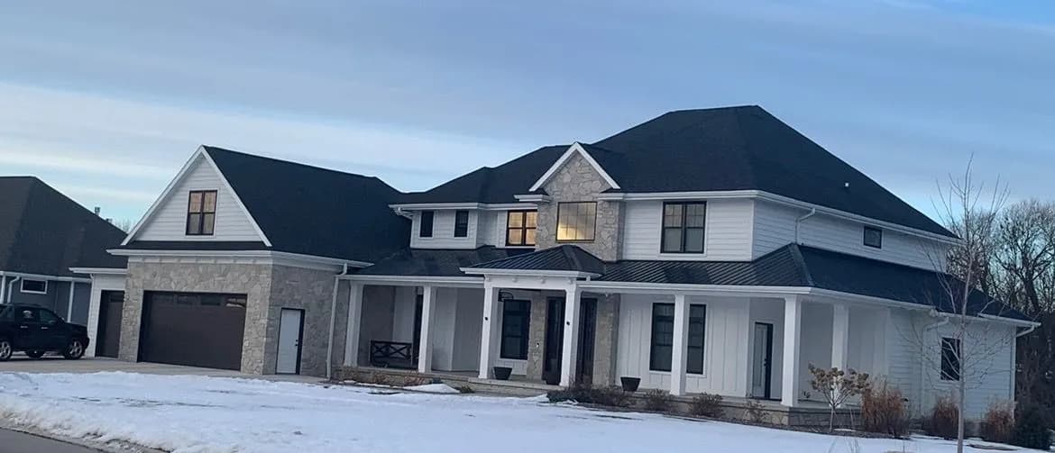 Roofing contractor serving Green Bay Brown County Wisconsin